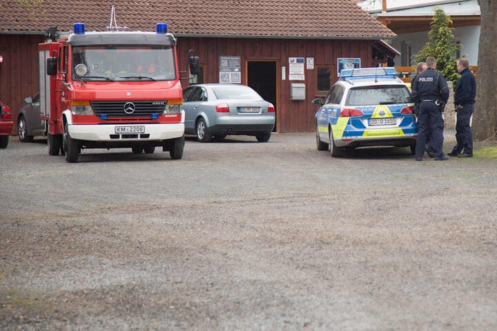 Gemeinsam mit Sporttauchern lokaler Vereine barg die Polizei den Leichnam.