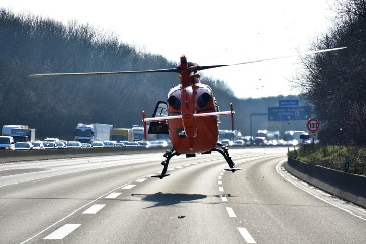 Ein Notarzt musste per Rettungshubschrauber einfliegen.