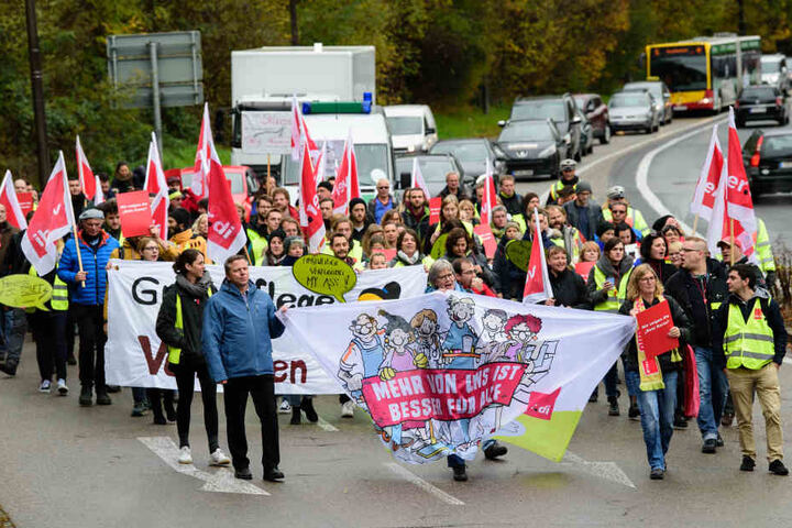 Nach Verdi-Angaben gäbe es etwa 7000 Pflegekräfte zu wenig in Deutschland
