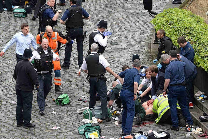 Bei dem Anschlag wurden mindestens vier Menschen getötet, 20 wurden verletzt.