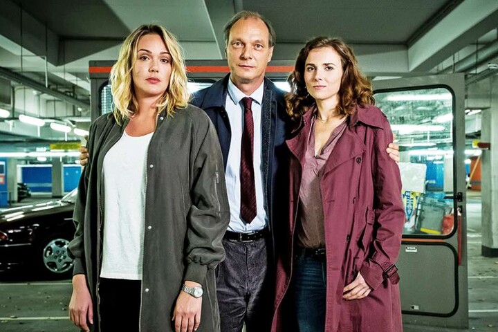 Alwara Höfels als Kommissarin Henni Sieland, Martin Brambach als Kommissariatsleiter Peter Michael Schnabel und Karin Hanczewski als Komissarin Karin Gorniak.