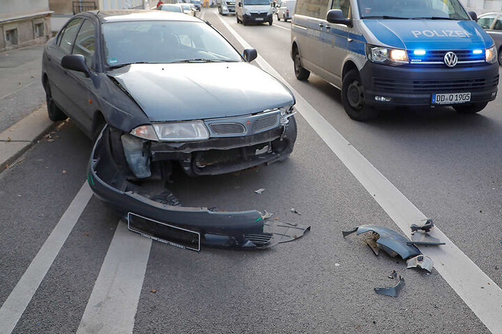 Der Fahrer des Mitsubishi wollte gerade ausparken, als der Unfall passierte.