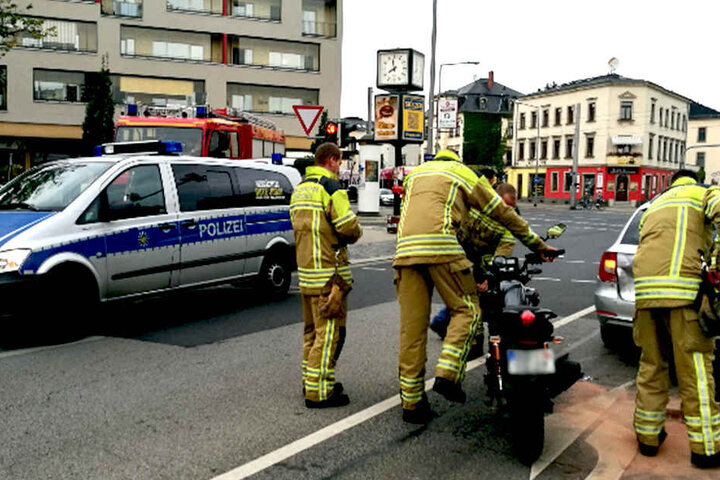 Der Mopedfahrer wurde leicht verletzt. Es kam zu Behinderungen.