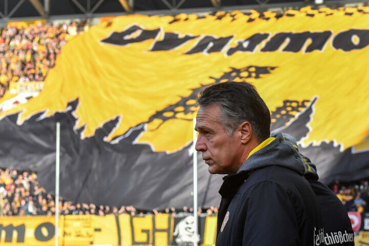 Der Dresdner K-Block! Mit diesem im Rücken wollen die Jungs von Coach Uwe Neuhaus den 1. FC Unio Berlin in die Knie zwingen.