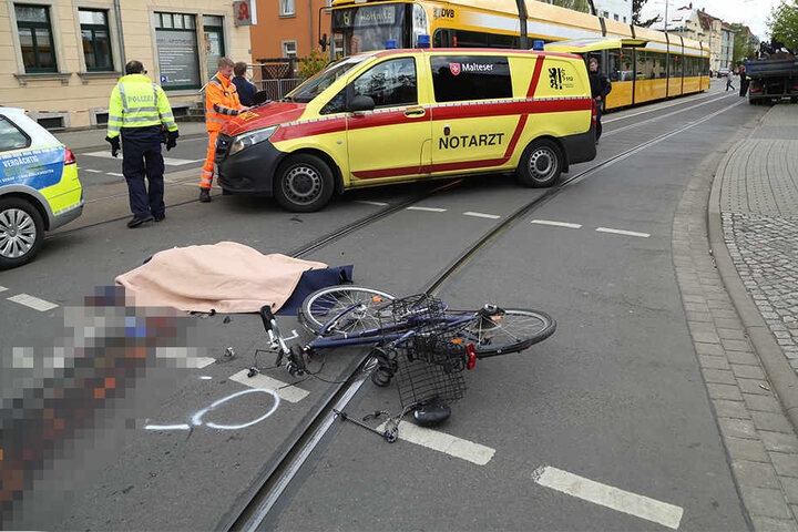 Das Opfer starb noch am Unfallort.