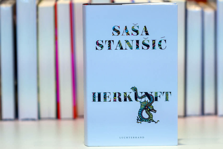 Sein Roman "Herkunft" gilt damit als das beste Buch des Jahres.