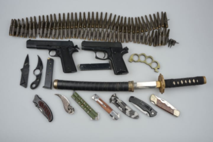 Dieses Waffen wurden im Clubheim sichergestellt.