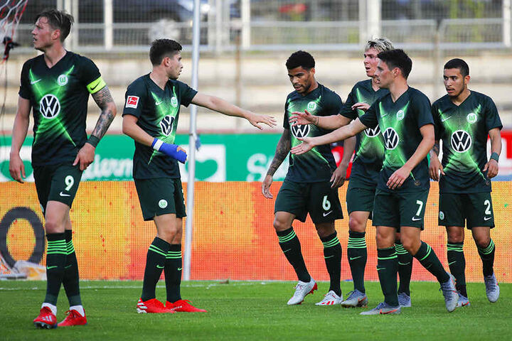 Wolfsburg ließ in der Vorbereitung durch ein 8:1 gegen den französischen Erstligisten ÒGC Nizza aufhorchen. Eine erneute Platzierung unter den besten sechs Teams ist auch in dieser Saison wieder möglich.