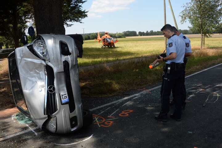 Der Mercedesfahrer (19) wurde schwer verletzt.