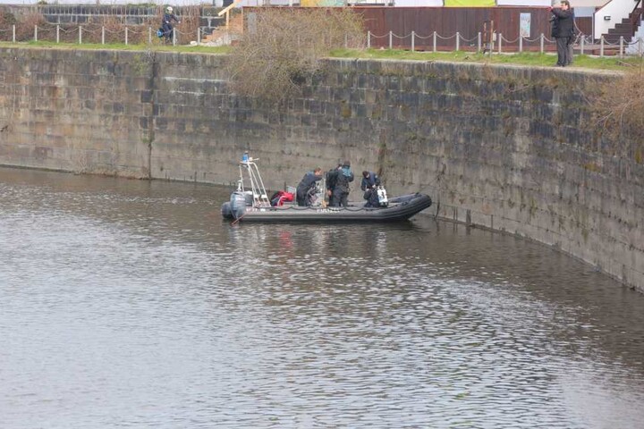 Die Taucher am Mittwoch im Einsatz.
