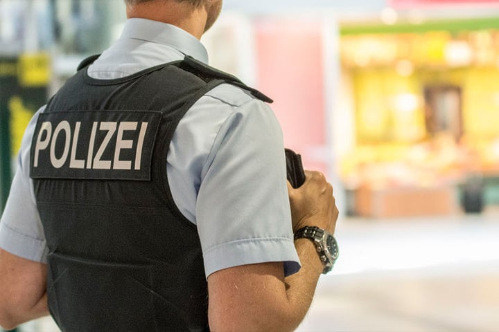 Die Bundespolizei hat Entschärfer aus Leipzig angefordert.