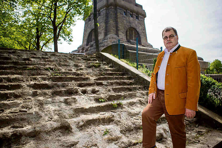 Jetzt werden die Wege und Treppen hergerichtet, erklärt Denkmals-Chef Steffen Poser (56).