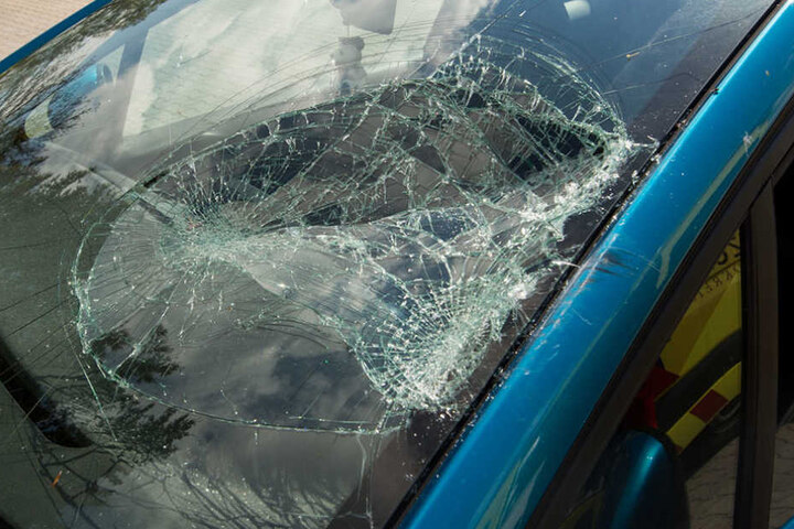 Der Radfahrer trug einen Helm, wurde dennoch verletzt.