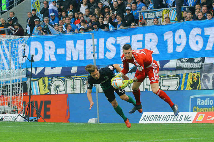 Vielleicht fliegen sie bald gemeinsam: Sinan Tekerci (l.) und CFC-Keeper Kevin Kunz.