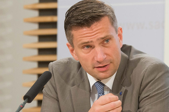 Steht wegen des A4-Dauerstaus unter Beschuss: Verkehrsminister Martin Dulig (44, SPD).