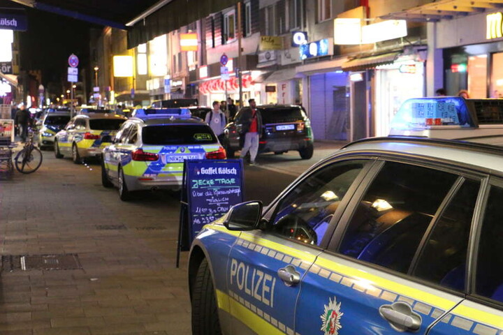Die Polizei war mit mehreren Streifenwagen vor Ort.