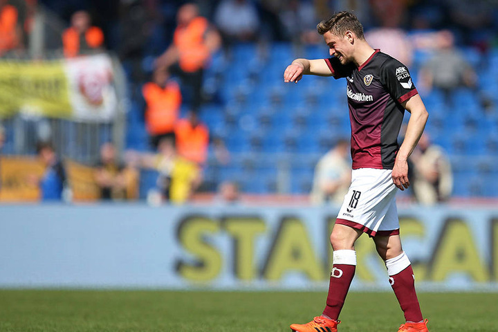 Verletzungsbedingt musste Jannik Müller gegen Eintracht Braunschweig vom Feld.