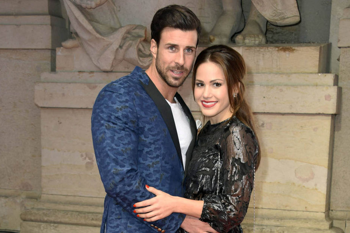 Angelina zeigt sich derzeit glücklich an der Seite des Ex-Bachelors Leonard Freier.