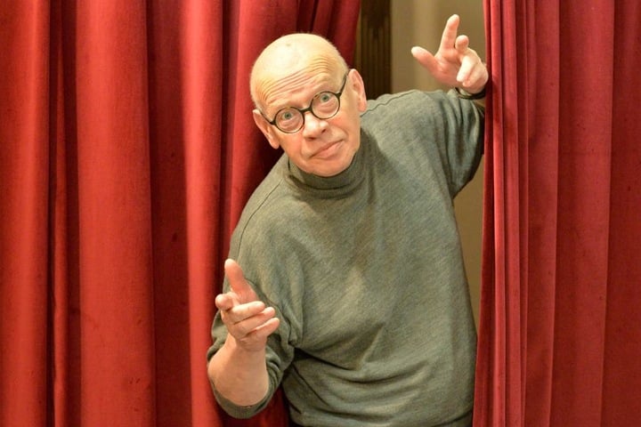 Pantomime Ralf Herzog (65) will dem Irrgarten in Kleinwelka helfen.