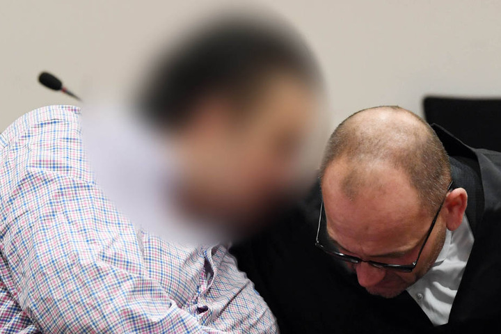 Der falsche Polizist ergaunerte Beute im Wert von 300.000 Euro.