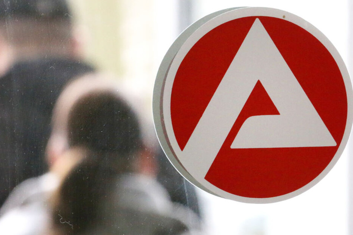 Die Zahl der Arbeitslosen ist im Februar des Jahres 2019 leicht zurückgegangen.