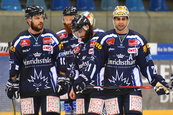 Steven Rupprich, Shawn Boutin und Alexander Höller machen enttäuschte Gesichter.