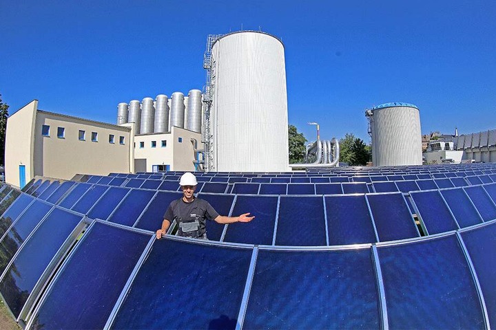 Ein Teil des Wärme-Sieges: Durch Solarthermie-Anlagen wie in der Georgstraße ist Chemnitz Großstadt-Spitzenreiter.