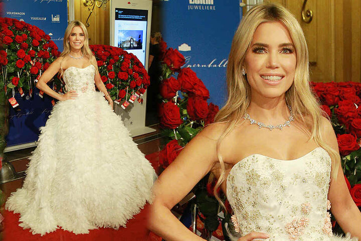 Opernball-Moderatorin Sylvie Meis ganz in Weiß.