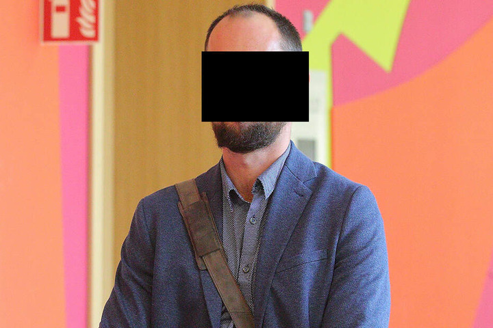 Frauenarzt Jaroslav H. (36) muss sich wegen fahrlässiger Körperverletzung vor dem Dresdner Amtsgericht verantworten.