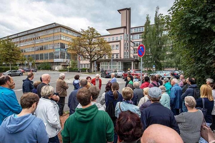 Zahlreiche Besucher strömten zum Tag des Offenen Denkmals in das ehemalige Firmengebäude der Astra-Werke.