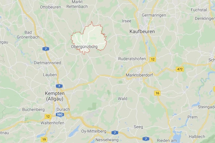 Am Unteren Markt in Obergünzburg ist es zu einem Verkehrsunfall gekommen.