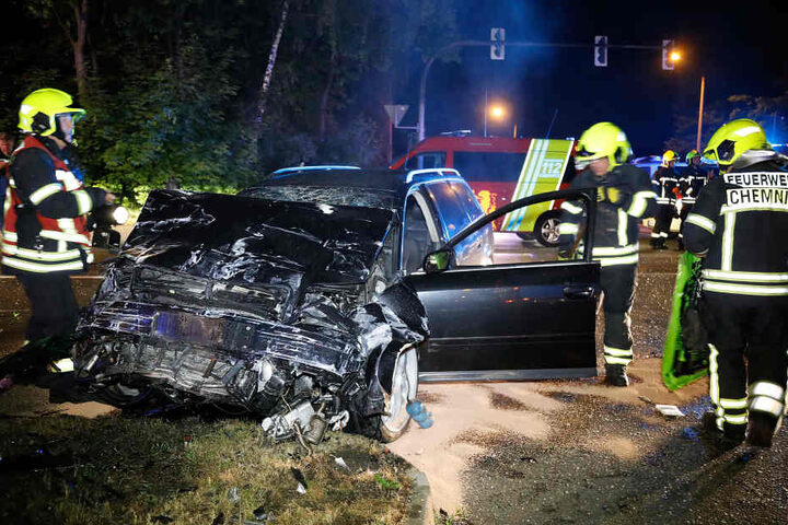 In diesem Audi saß der Todesfahrer. Er wurde schwer verletzt.