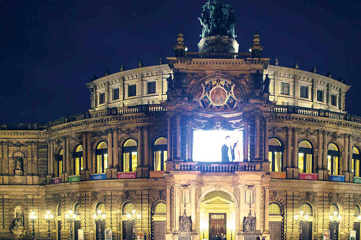 Auch vor der Kulisse der Semperoper soll die Menschenkette wie im vergangenen
Jahr vorbeiführen.