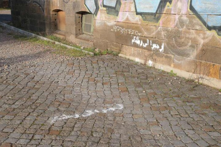Übersetzt bedeuten sie "Kehr zurück nach Hause".
