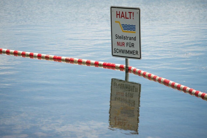 Der Unfall geschah im Schwimmerbereich des Sees. (Symbolbild)