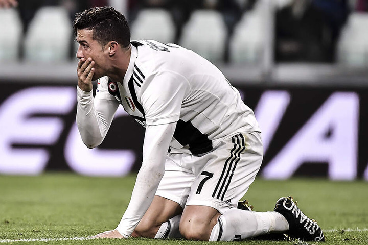 Cristiano Ronaldo spielt seit letzten Sommer in Turin. Die Vorwürfe brachten die Aktien seines Klubs Juventus jedoch massiv in die Bredouille.