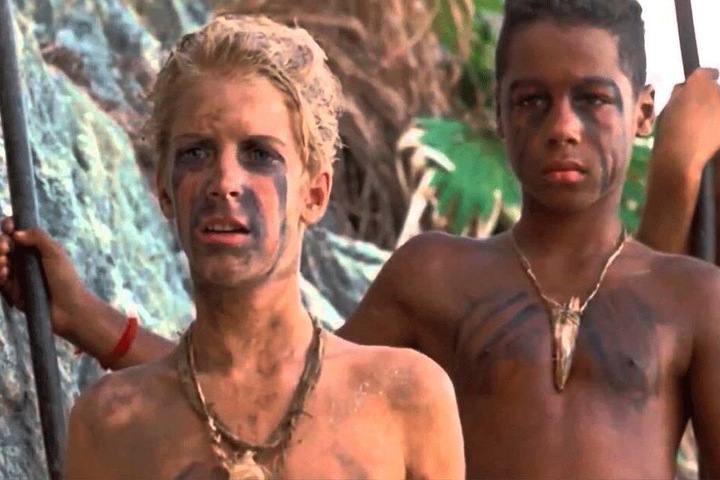 Im Roman sowie auf der Leinwand legen Jack und seine "Jäger" zunehmend ihre Sozialisation ab, hier im Film von 1990...