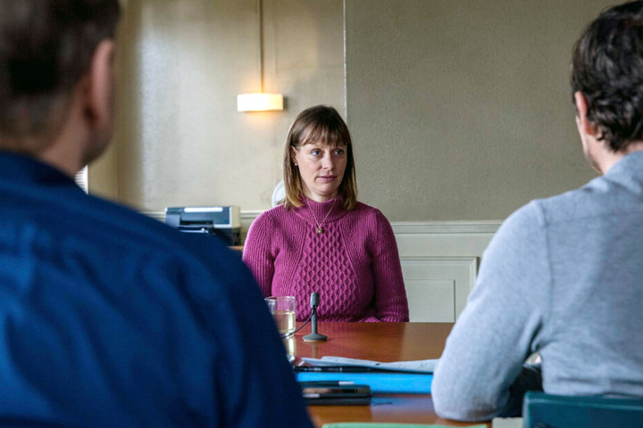 Im Kreuzverhör der Tatort-Kommissare: Anne Werner (Katharina Maria Schubert).