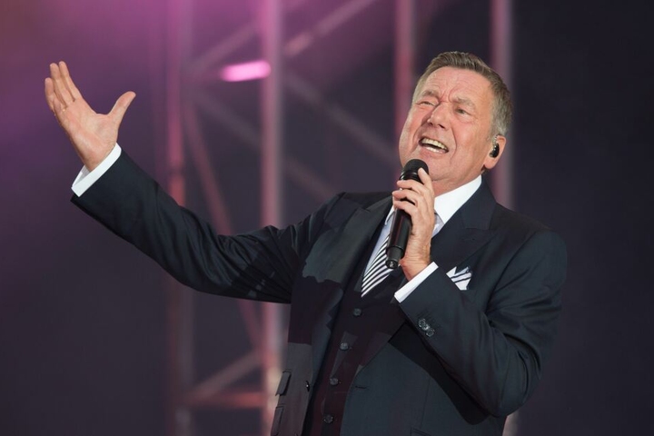 Roland Kaiser (66) soll am Sonntag in der Magdeburger GETEC-Arena auftreten.