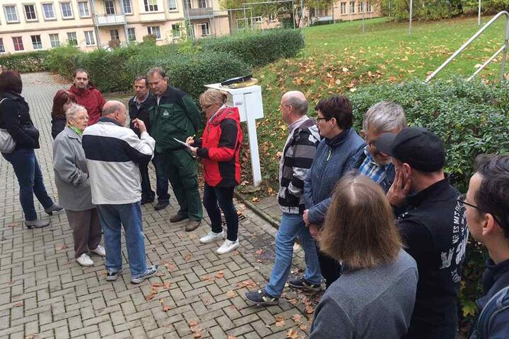 Öffentliche Mieterversammlung in der Wiesenstraße. Die GGG ruft alle Anwohner
dazu auf, die Häuser sicherer zu machen.