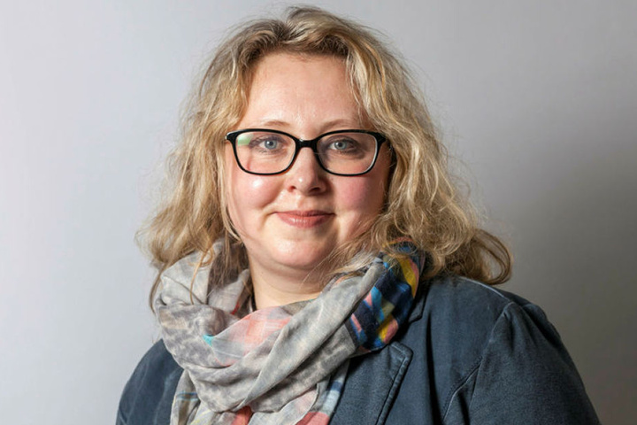 Der rostende Brunnen ist eine Gefahr für spielende Kinder, sagt Solveig Kempe (36, CDU).