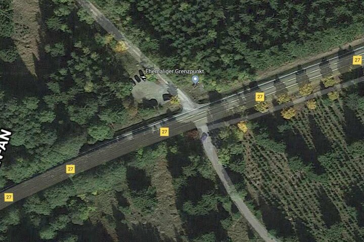 Am ehemaligen Grenzpunkt an der B27 wollte der Kia nach links abbiegen. Der überholende Biker hatte keine Chance auszuweichen.