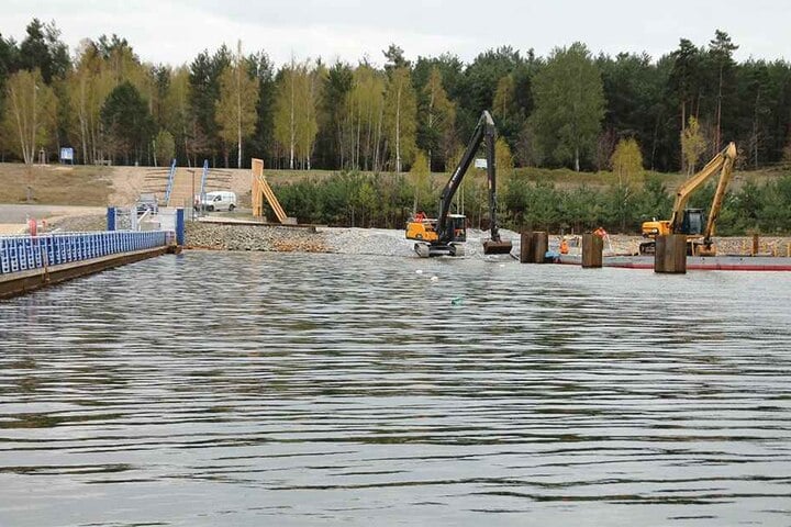 Noch sieht es nicht so aus, aber offiziell hat die Wassersportsaison am Bärwalder See bereits begonnen.
