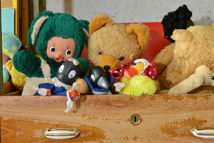 Diesen süßen Plüschtiere haben die Kinder in der DDR ihre Geheimnisse anvertraut.