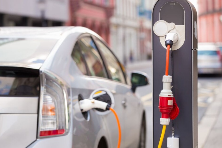 Die Zahl der E-Autos hat sich zwar verdoppelt, liegt aber bei nur einem Prozent in der Gesamtrechnung. (Symbolbild)