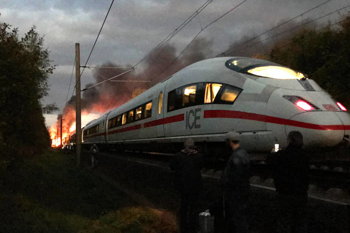 Die Ermittlungen der genauen Brandursache dauern weiter an.