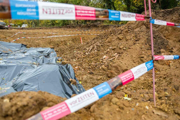 Der Bereich mit den Skeletten wurde nach dem Fund abgesperrt.