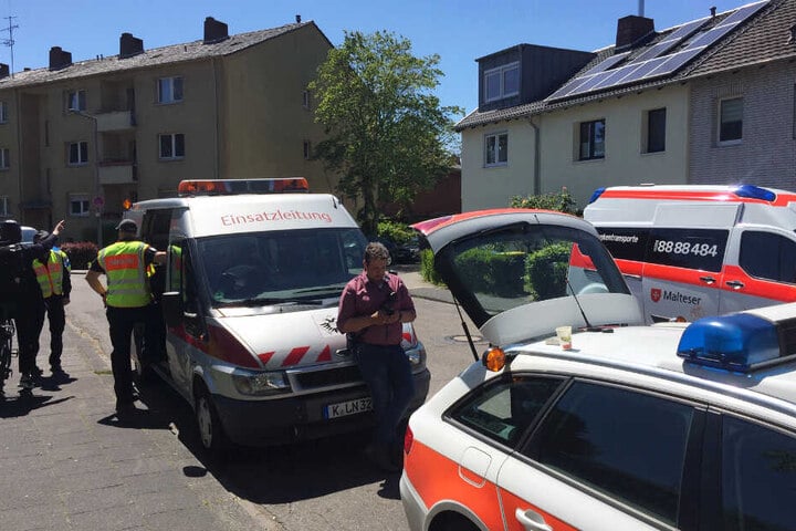 Zahlreiche Menschen müssen ihre Häuser verlassen, damit die Bomben entschärfen werden können.