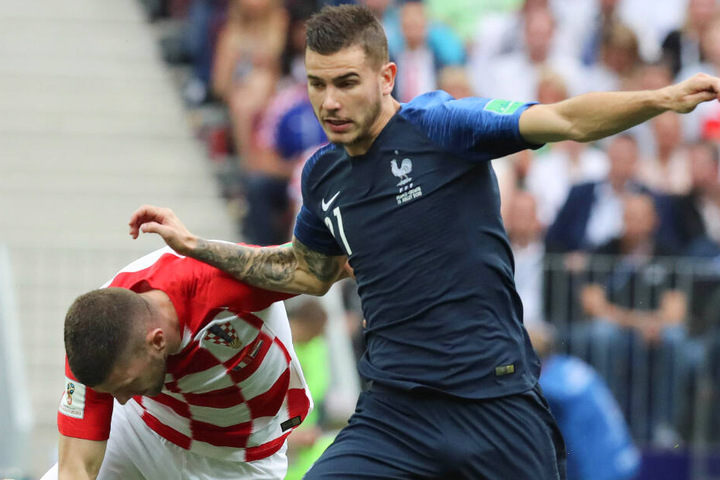 Der FC Bayern München hat sich die Dienste von Lucas Hernández (r.) einiges kosten lassen.