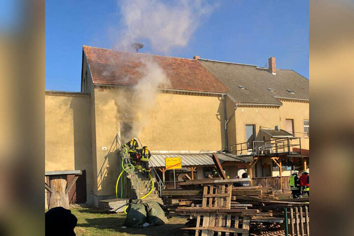 Die Feuerwehr Hainichen konnte durch den schnellen Einsatz Schlimmeres verhindern.